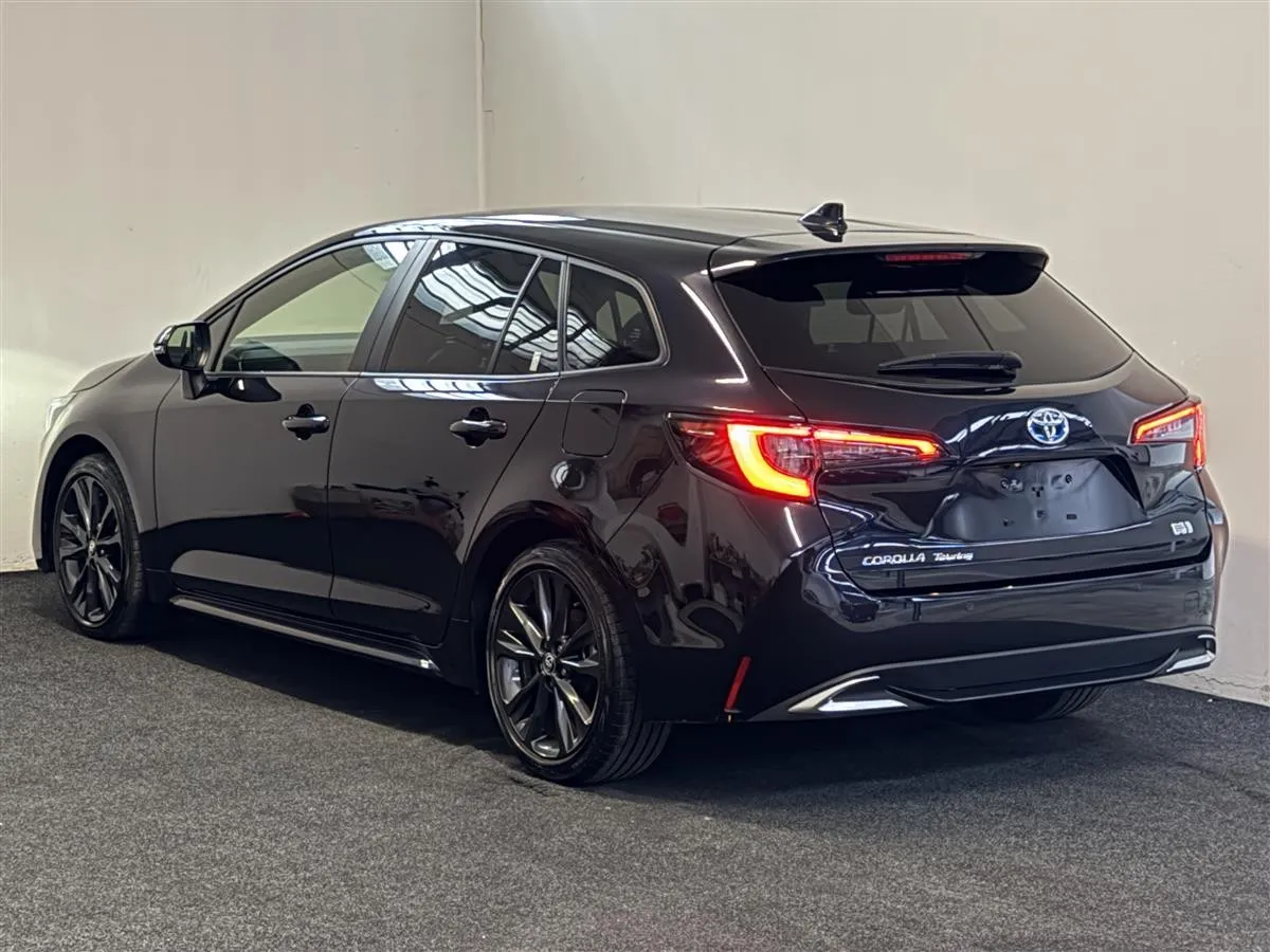2023 Toyota Corolla Touring WXB Hybrid Station, photo 4 of 20
