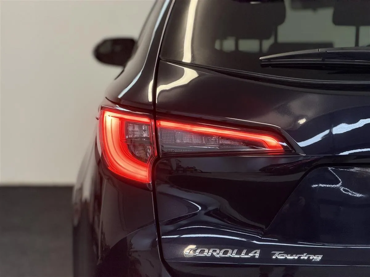 2023 Toyota Corolla Touring WXB Hybrid Station, photo 9 of 20