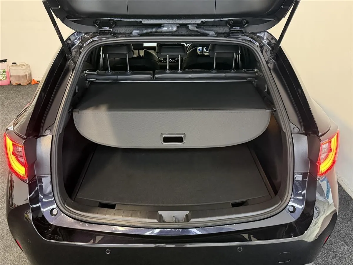 2023 Toyota Corolla Touring WXB Hybrid Station, photo 6 of 20