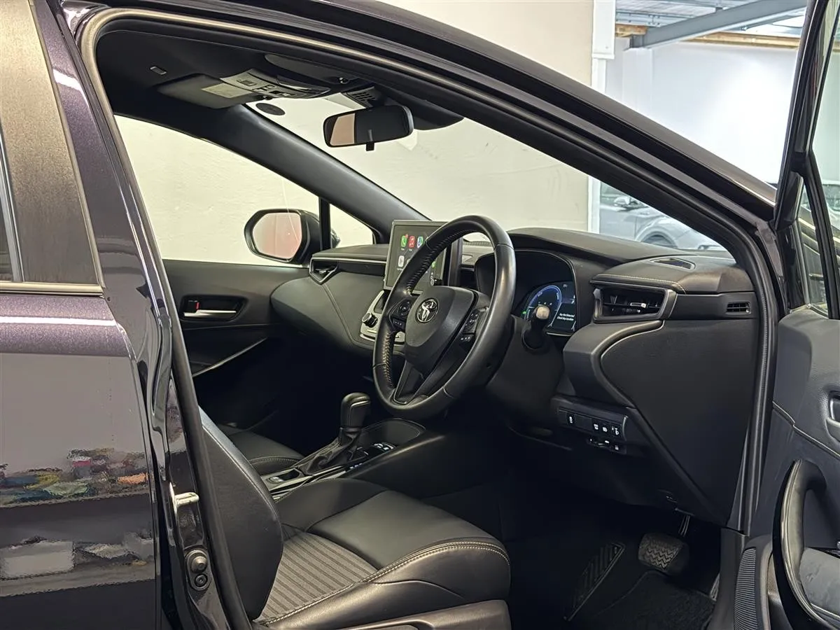 2023 Toyota Corolla Touring WXB Hybrid Station, photo 11 of 20