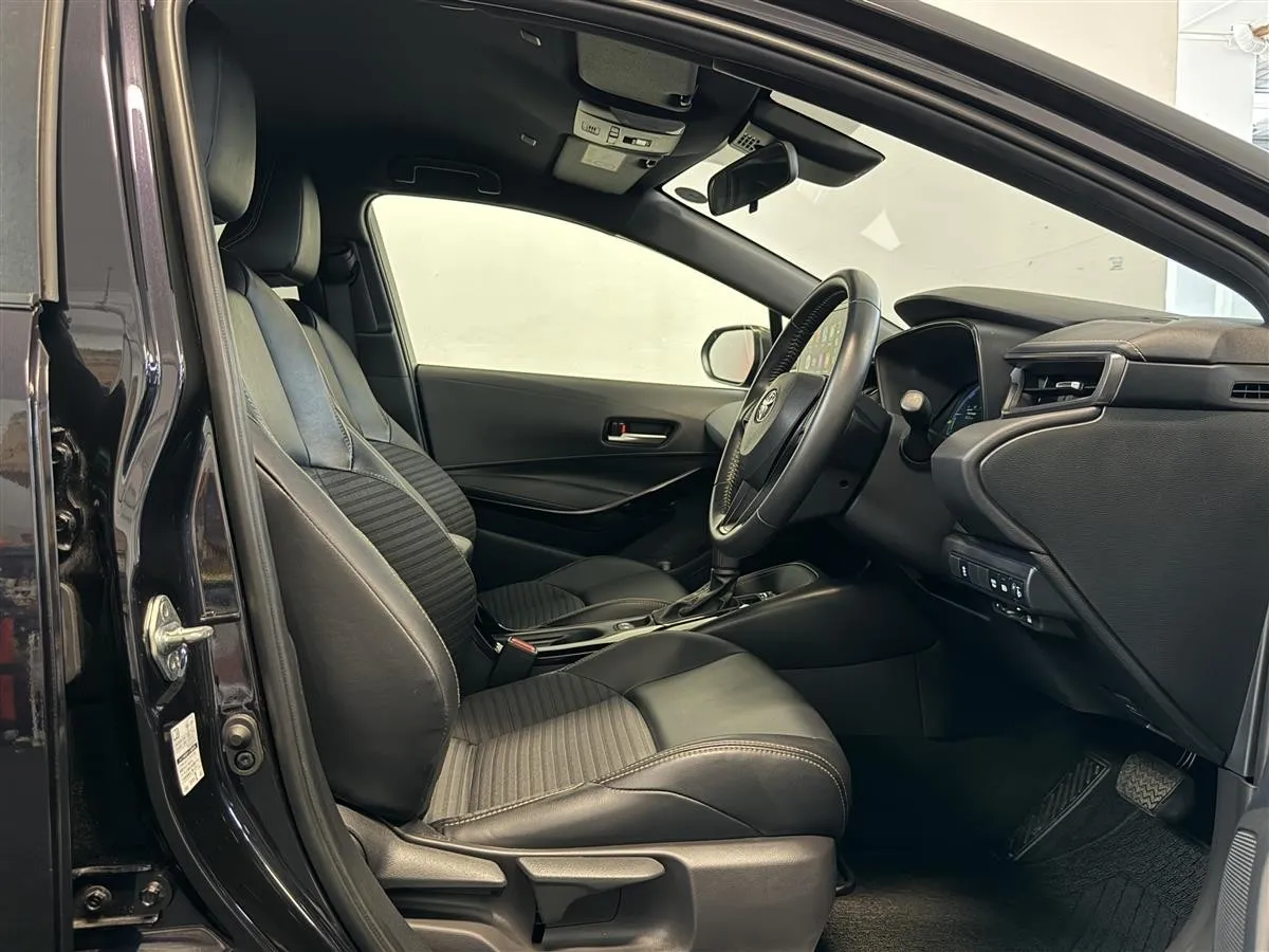 2023 Toyota Corolla Touring WXB Hybrid Station, photo 12 of 20