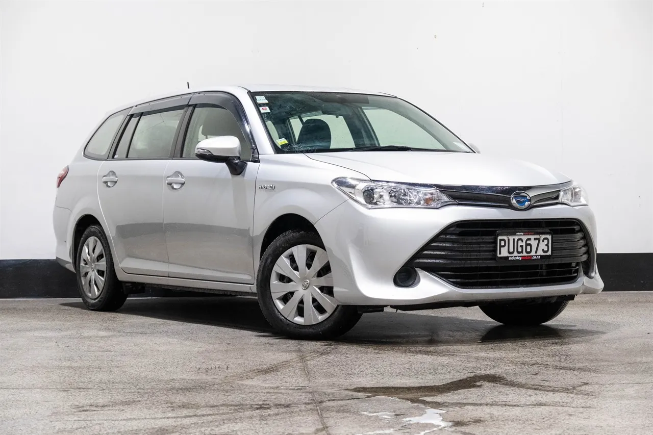 2017 Toyota Corolla Fielder Hybrid