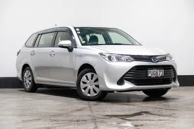 2017 Toyota Corolla Fielder Hybrid photo 1