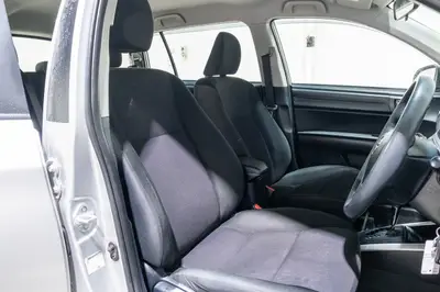 2017 Toyota Corolla Fielder Hybrid photo 14