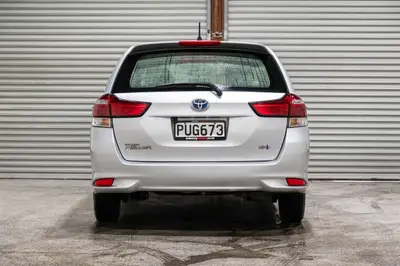 2017 Toyota Corolla Fielder Hybrid photo 11