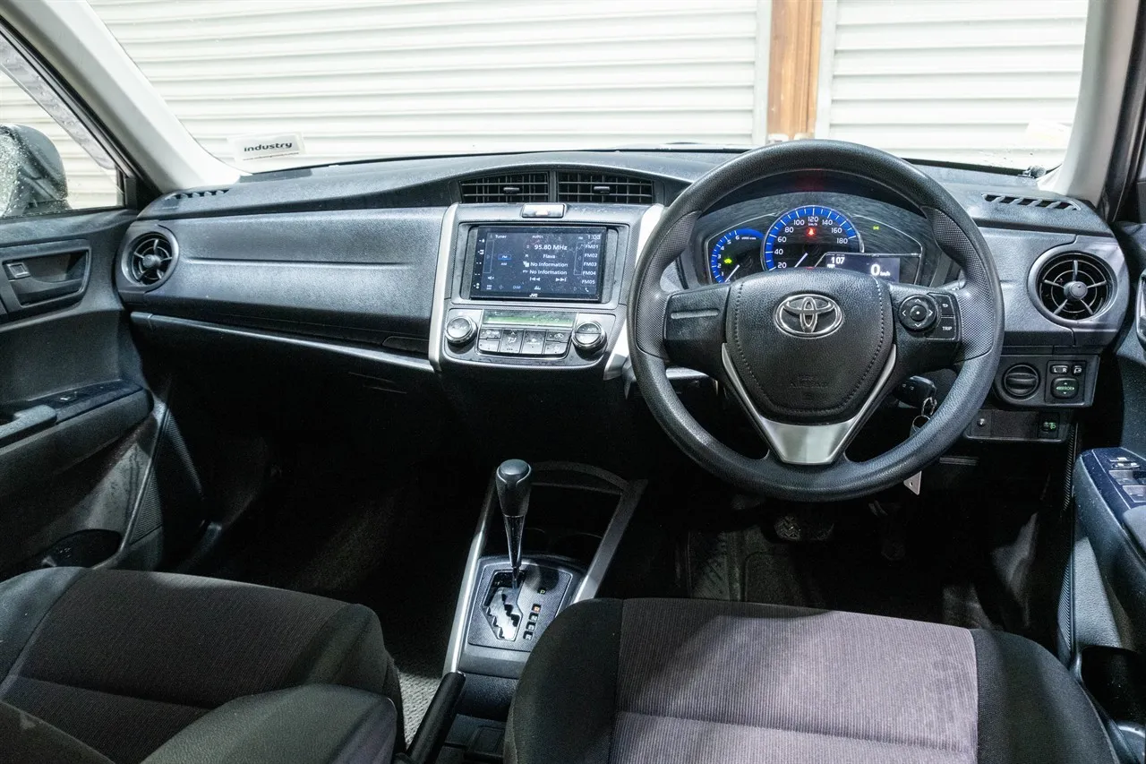 2017 Toyota Corolla Fielder Hybrid