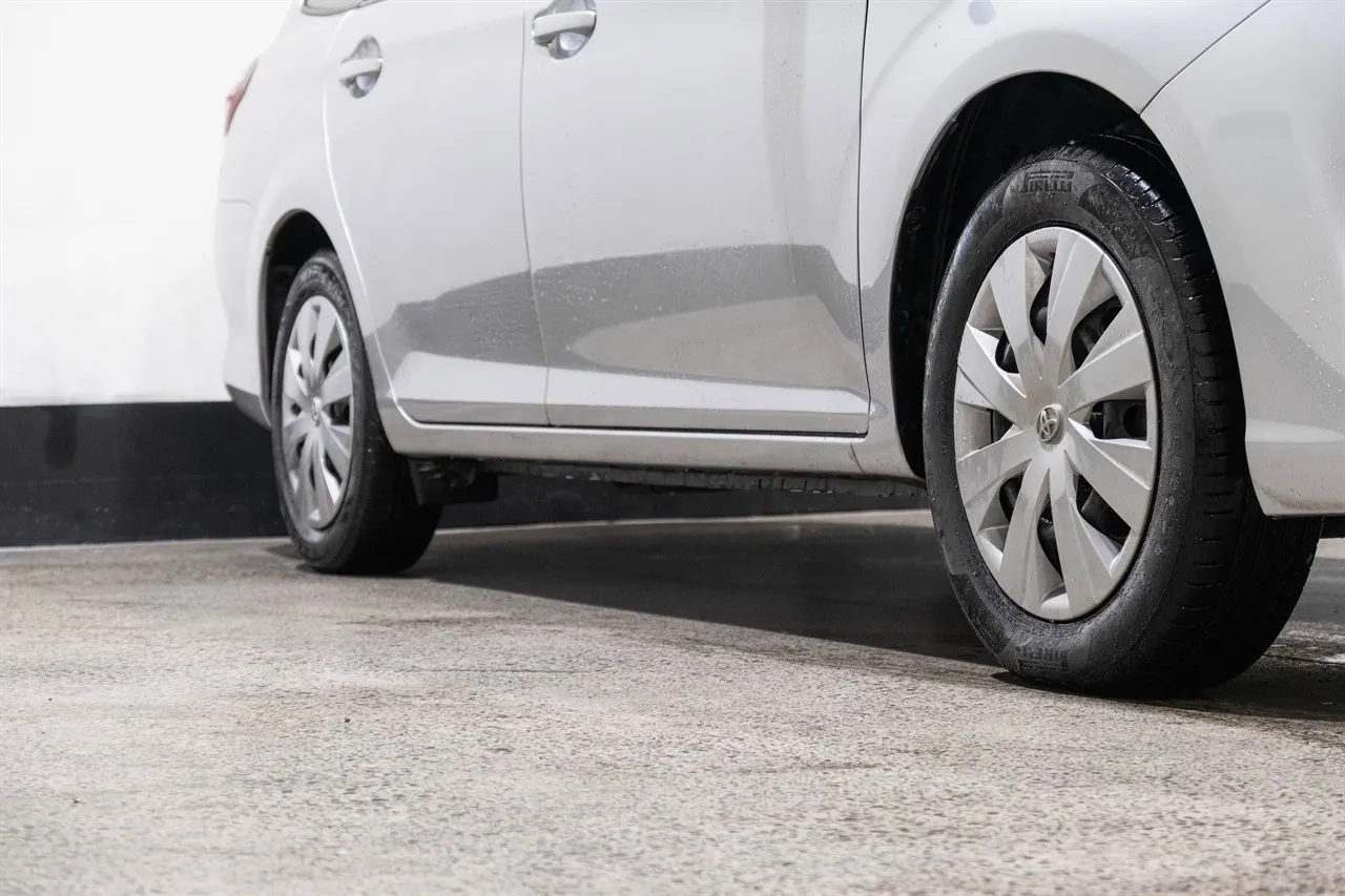 2017 Toyota Corolla Fielder Hybrid