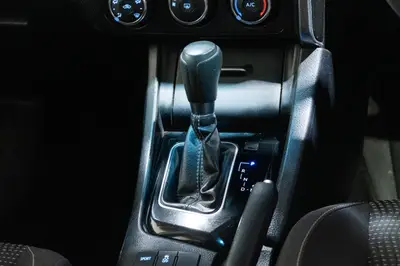 2015 Toyota Corolla GX Hatch NZ New photo 20