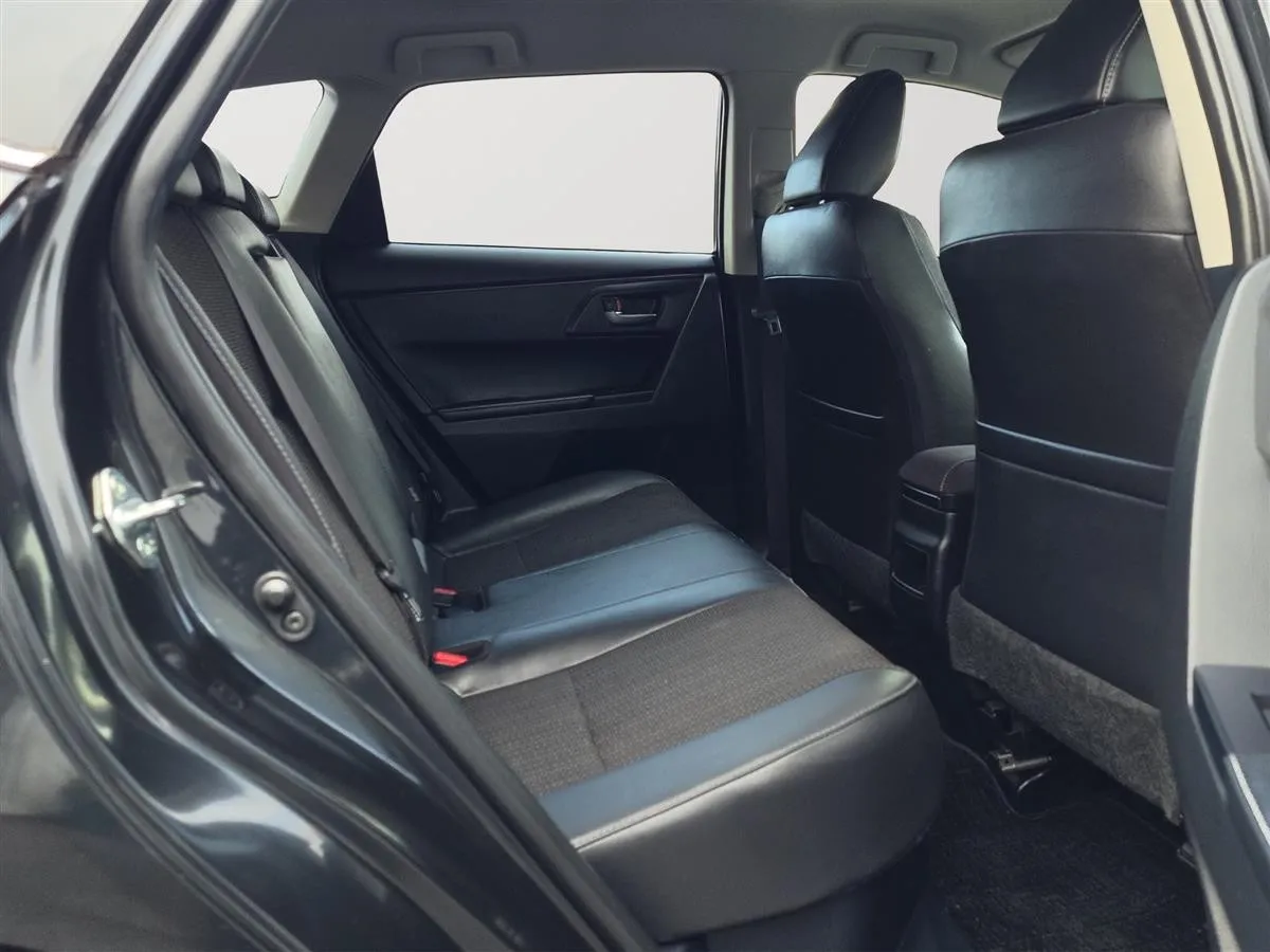 2018 Toyota Auris Half Leather Seats, Lane Assist