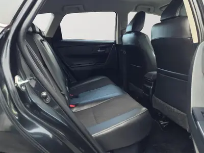2018 Toyota Auris Half Leather Seats, Lane Assist photo 15