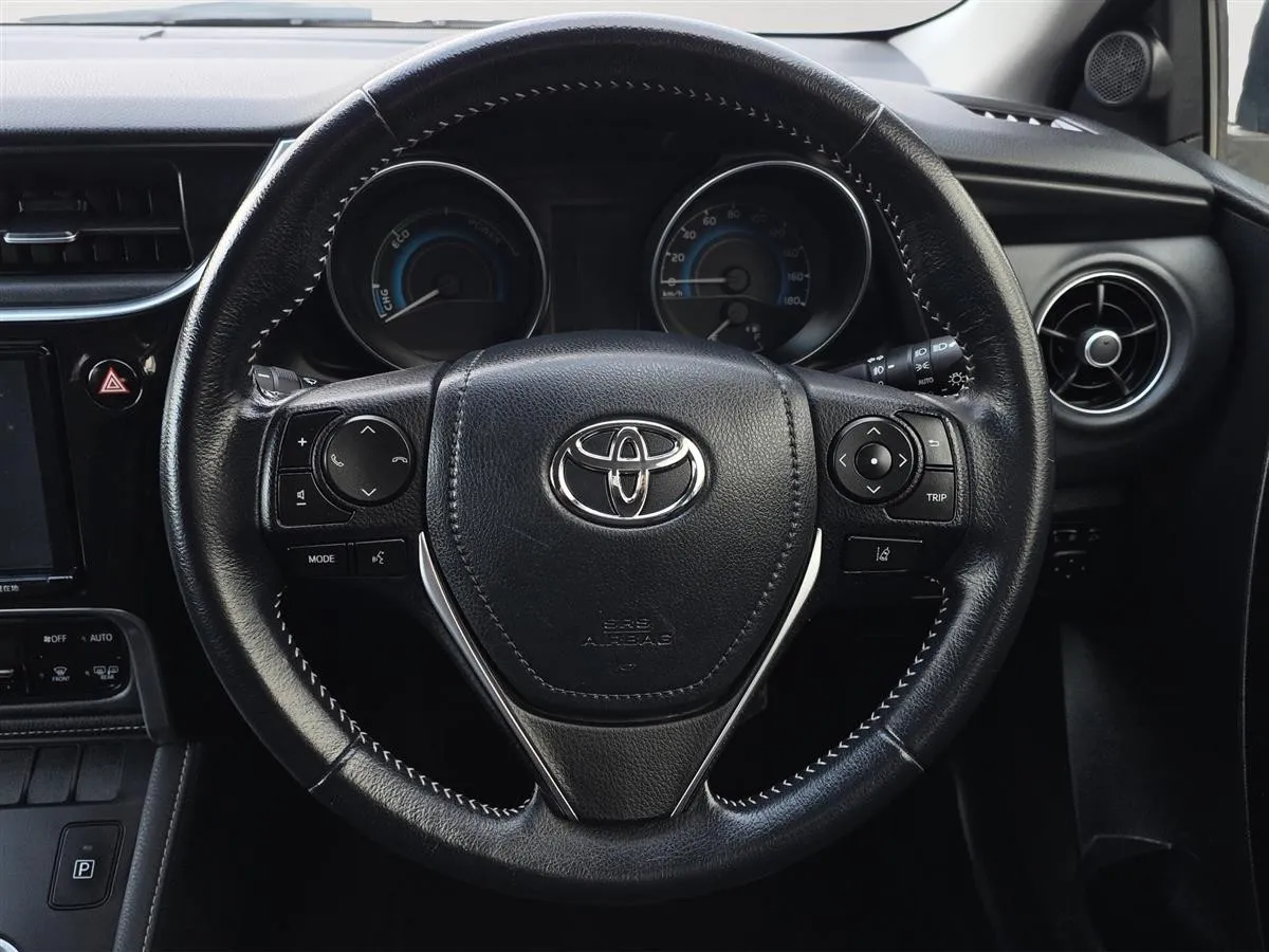 2018 Toyota Auris Half Leather Seats, Lane Assist