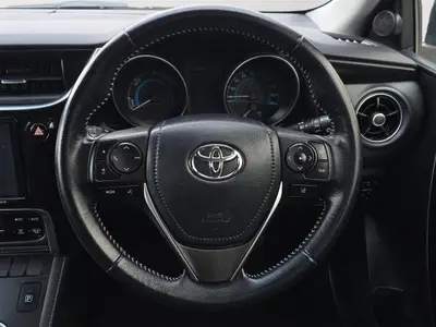 2018 Toyota Auris Half Leather Seats, Lane Assist photo 18