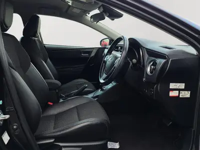 2018 Toyota Auris Half Leather Seats, Lane Assist photo 13