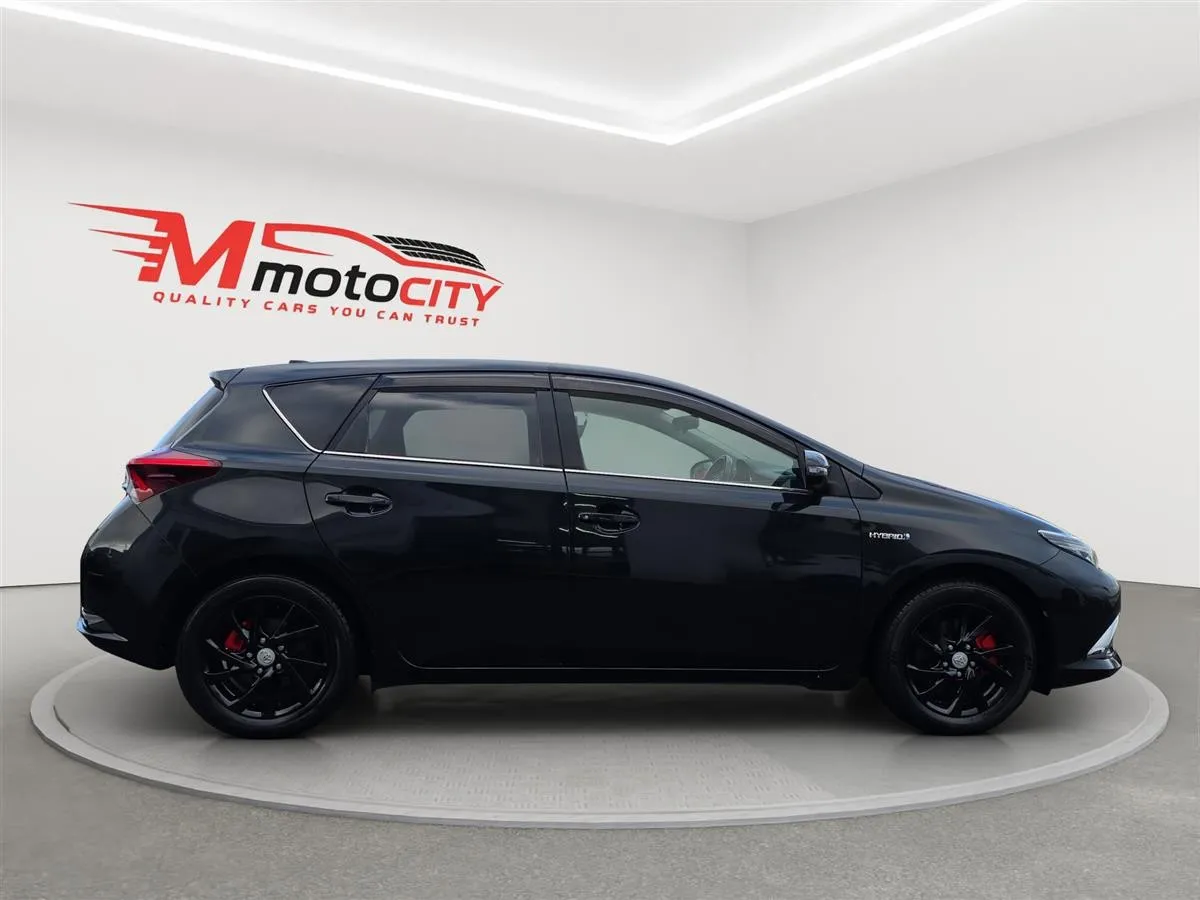 2018 Toyota Auris Half Leather Seats, Lane Assist