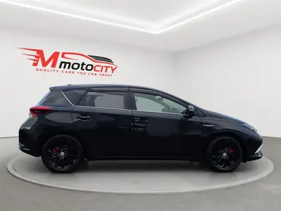 2018 Toyota Auris Half Leather Seats, Lane Assist photo 2