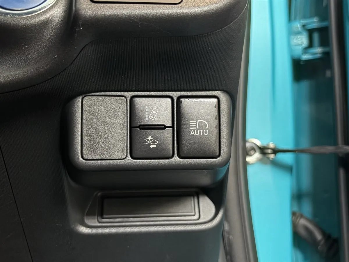 2017 Toyota Aqua 1.5S Push Start Bodykit