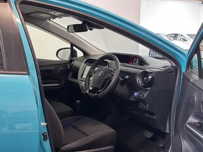 2017 Toyota Aqua 1.5S Push Start Bodykit photo 9