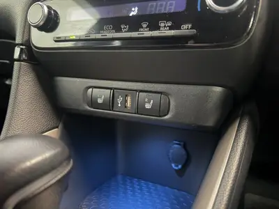 2021 Toyota Yaris Hybrid Seats Heated 360 Camera photo 19