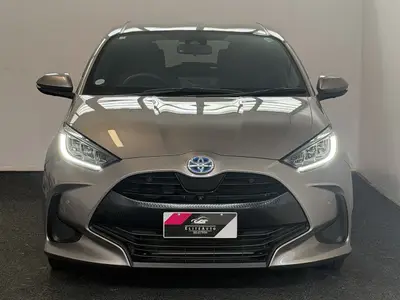 2021 Toyota Yaris Hybrid Seats Heated 360 Camera photo 2