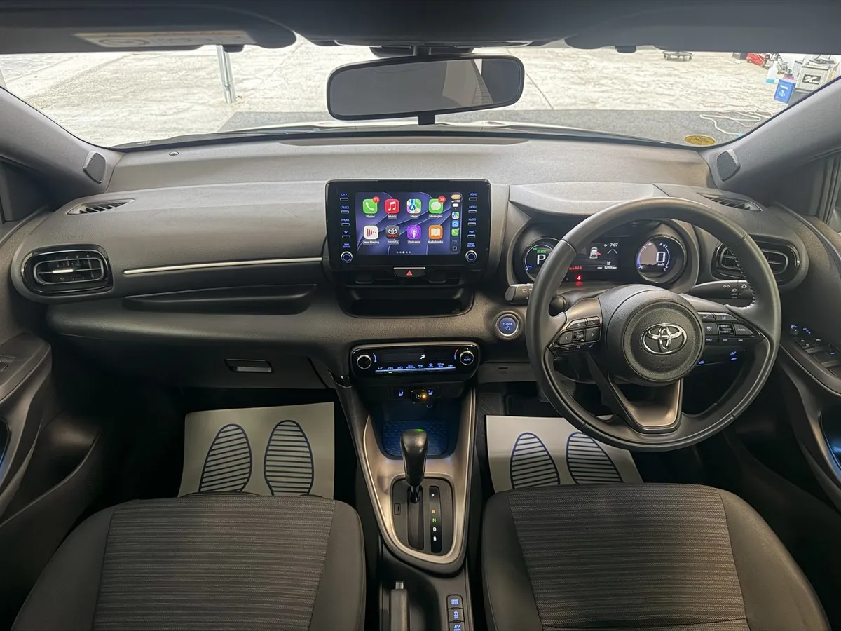 2021 Toyota Yaris Hybrid Seats Heated 360 Camera