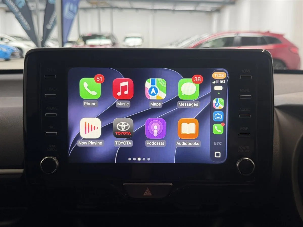 2021 Toyota Yaris Hybrid Seats Heated 360 Camera