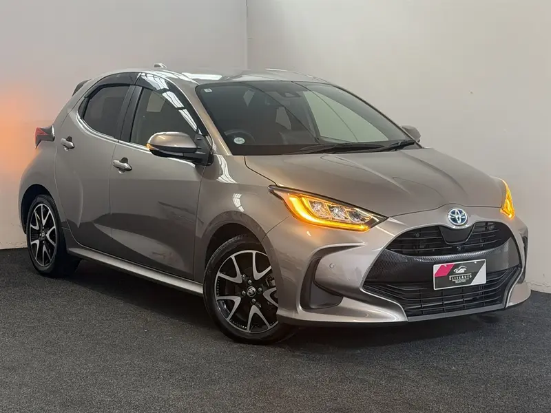 2021 Toyota Yaris Hybrid Seats Heated 360 Camera