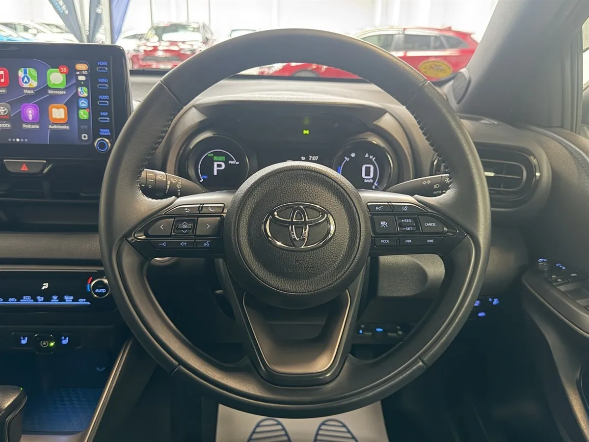 2021 Toyota Yaris Hybrid Seats Heated 360 Camera