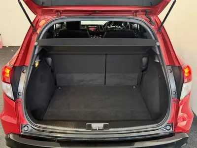 2016 Honda Vezel 1.5 RS Hybrid Honda Sensing Seats Heated photo 6