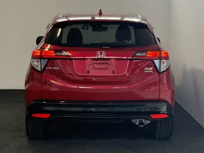 2016 Honda Vezel 1.5 RS Hybrid Honda Sensing Seats Heated photo 5