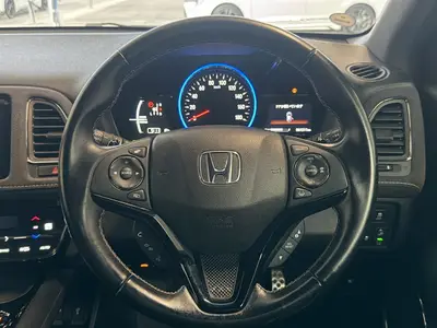 2016 Honda Vezel 1.5 RS Hybrid Honda Sensing Seats Heated photo 14
