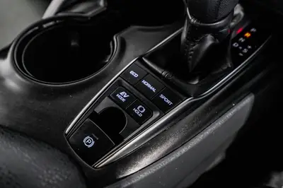 2022 Toyota Camry GX Hybrid photo 19
