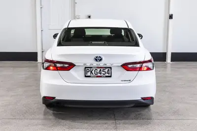2022 Toyota Camry GX Hybrid photo 10