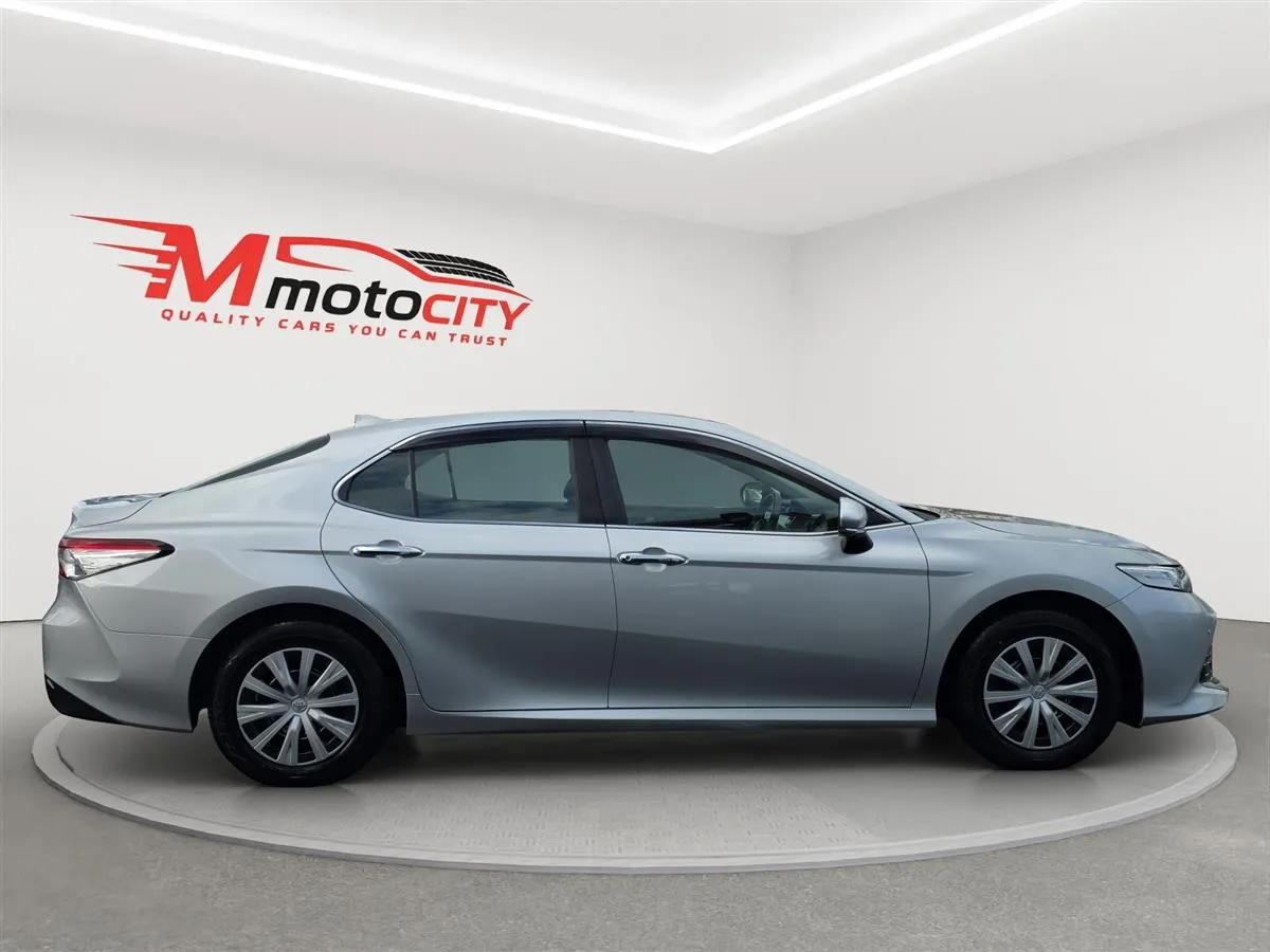2021 Toyota Camry HYBRID, X, photo 2 of 20