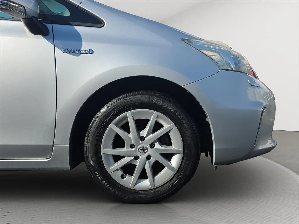 2012 Toyota Prius ALPHA 7 SEATS, CRUISE CONTROL Station