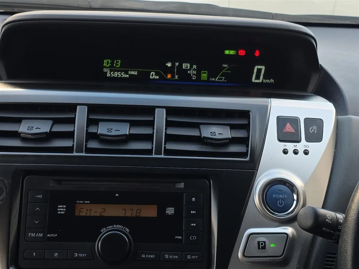 2012 Toyota Prius ALPHA 7 SEATS, CRUISE CONTROL Station