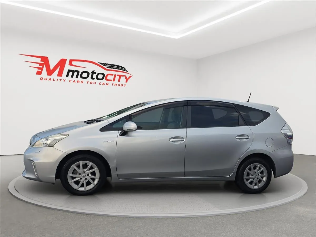 2012 Toyota Prius ALPHA 7 SEATS, CRUISE CONTROL Station