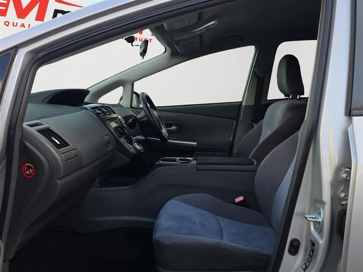 2012 Toyota Prius ALPHA 7 SEATS, CRUISE CONTROL Station
