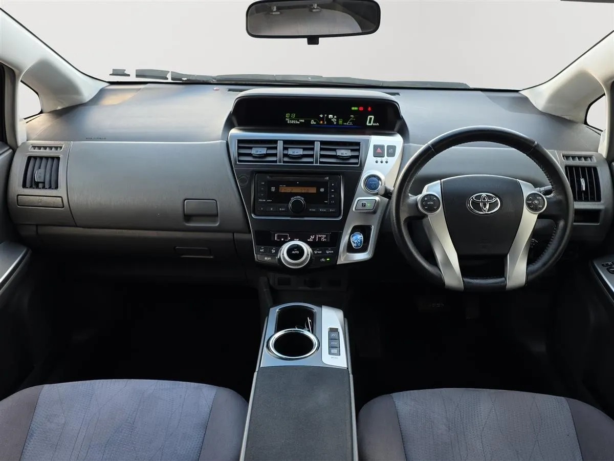 2012 Toyota Prius ALPHA 7 SEATS, CRUISE CONTROL Station