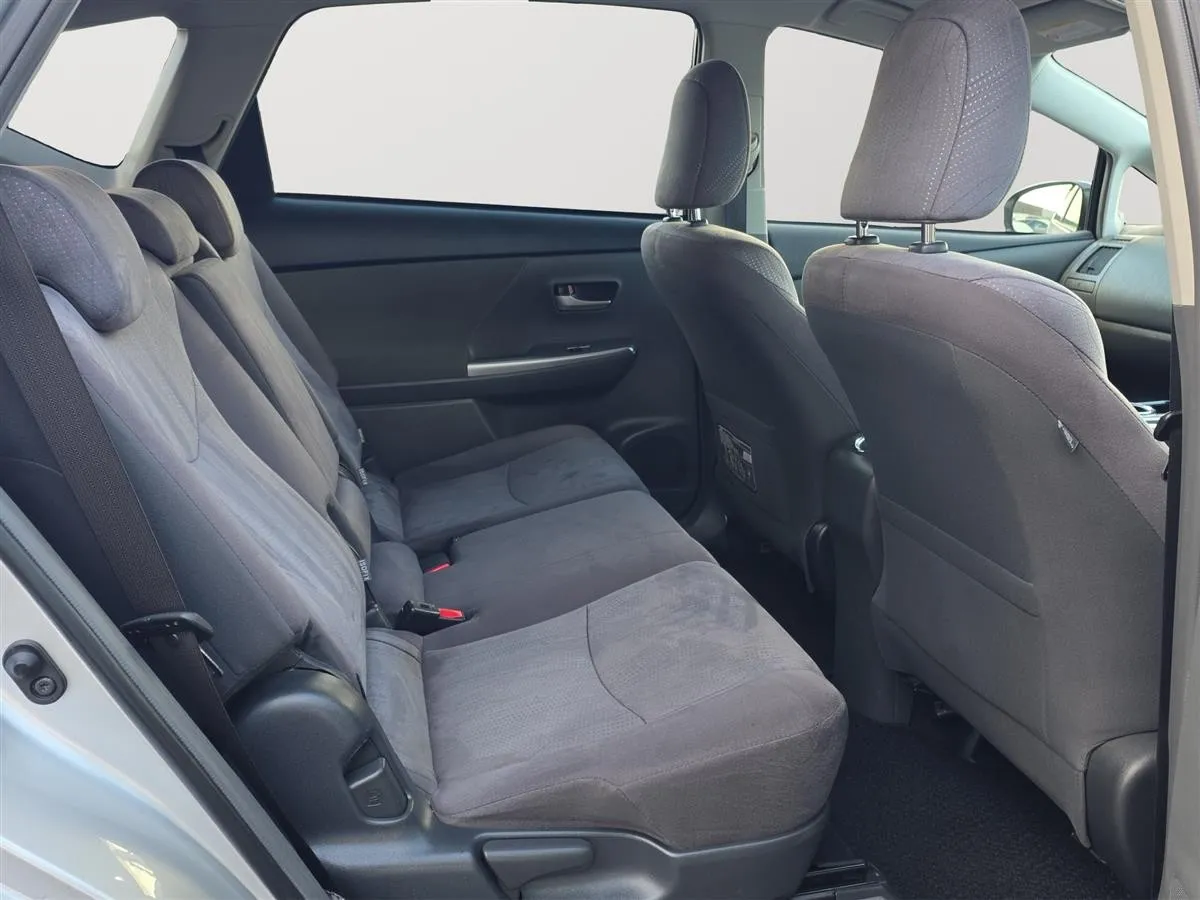2012 Toyota Prius ALPHA 7 SEATS, CRUISE CONTROL Station