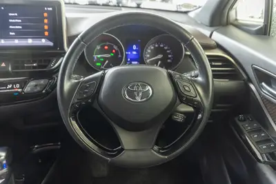 2019 Toyota C-HR Hybrid G-Spec photo 18