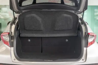 2019 Toyota C-HR Hybrid G-Spec photo 9