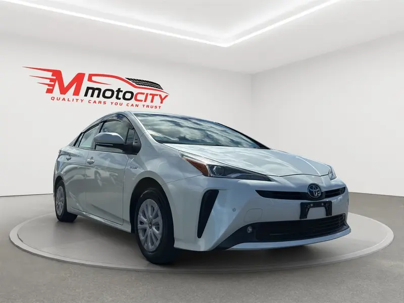 2019 Toyota Prius Radar Cruise control, dark Interior
