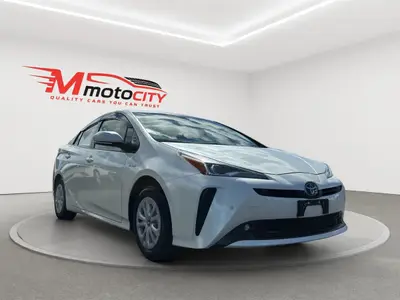 2019 Toyota Prius Radar Cruise control, dark Interior photo 1