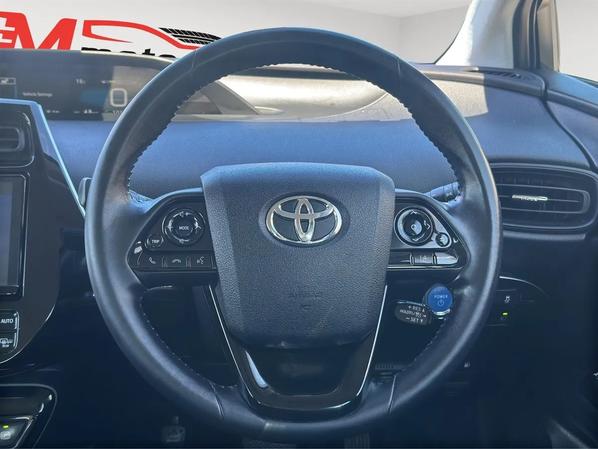 2019 Toyota Prius Radar Cruise control, dark Interior