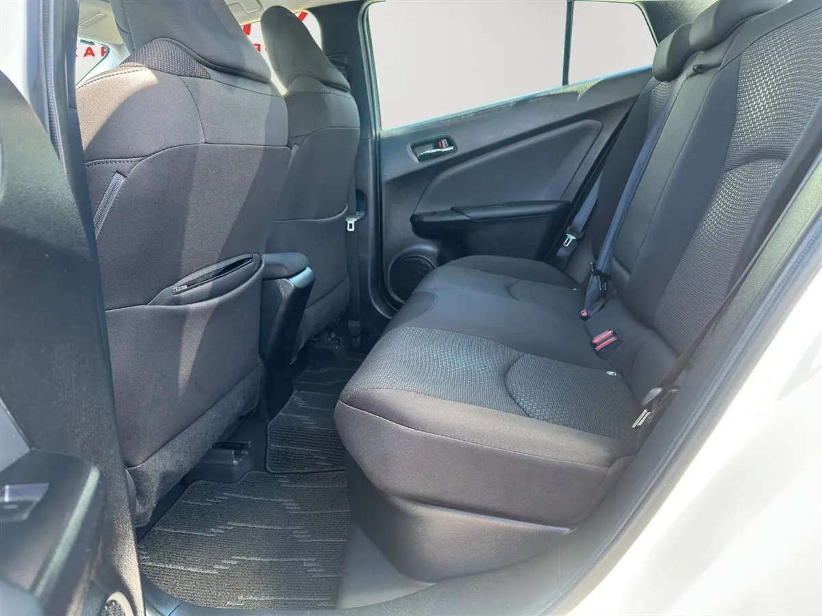 2019 Toyota Prius Radar Cruise control, dark Interior