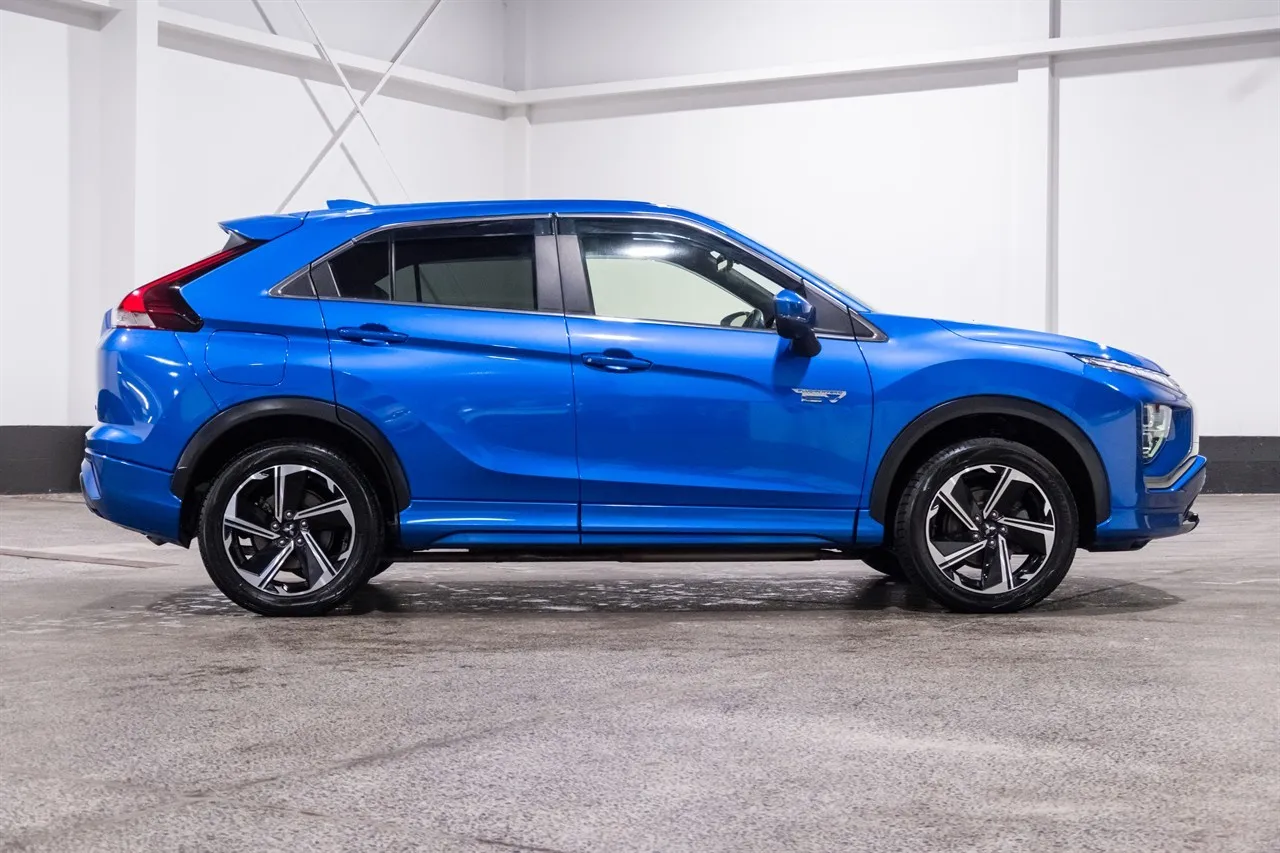 2021 Mitsubishi Eclipse Cross G / VRX PHEV AWD