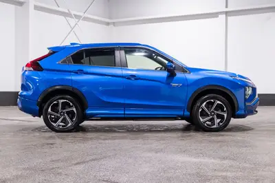 2021 Mitsubishi Eclipse Cross G / VRX PHEV AWD photo 8