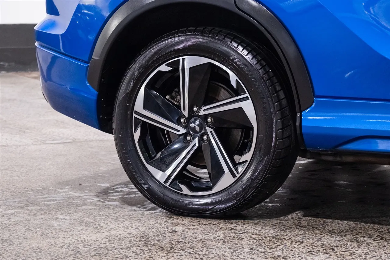 2021 Mitsubishi Eclipse Cross G / VRX PHEV AWD