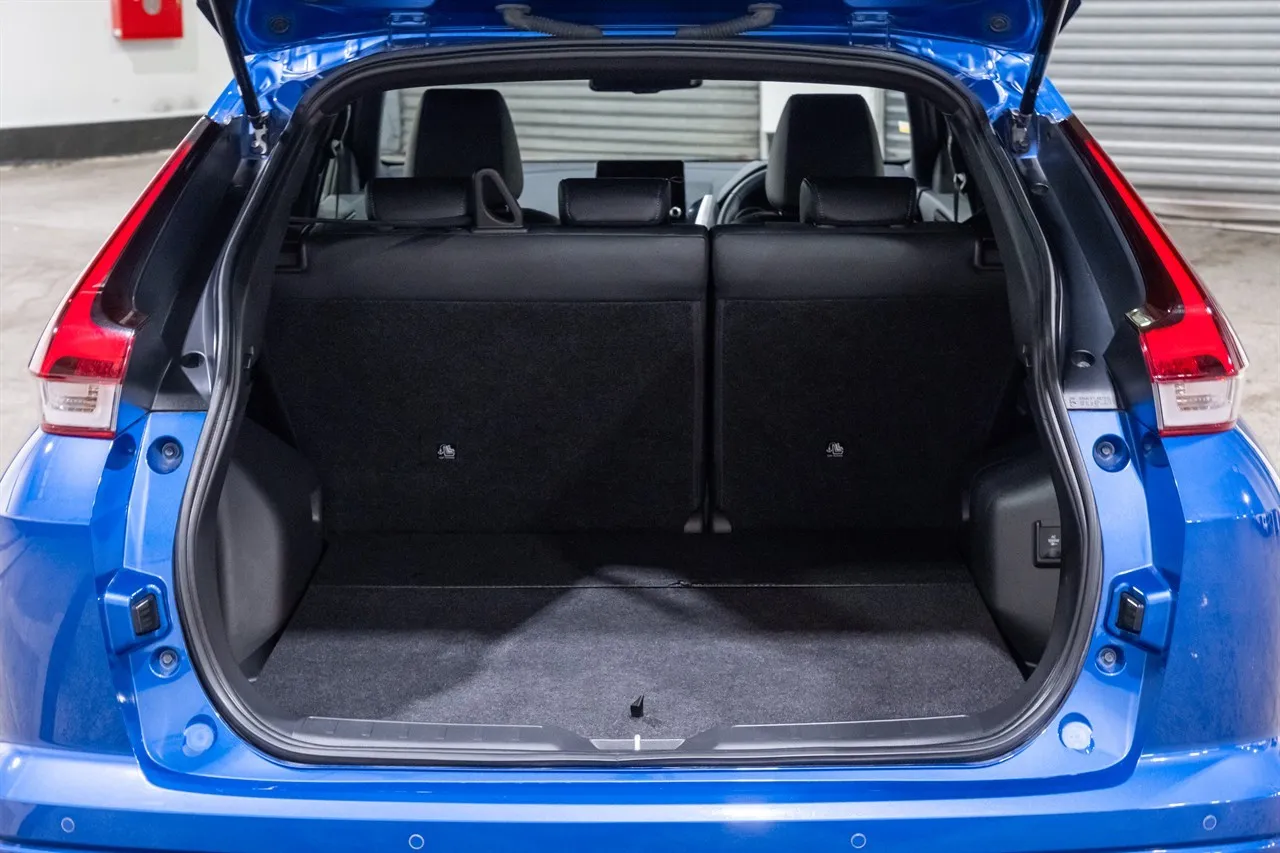 2021 Mitsubishi Eclipse Cross G / VRX PHEV AWD