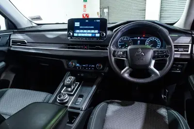 2022 Mitsubishi Outlander LS 2.5P/4WD/CVT photo 14